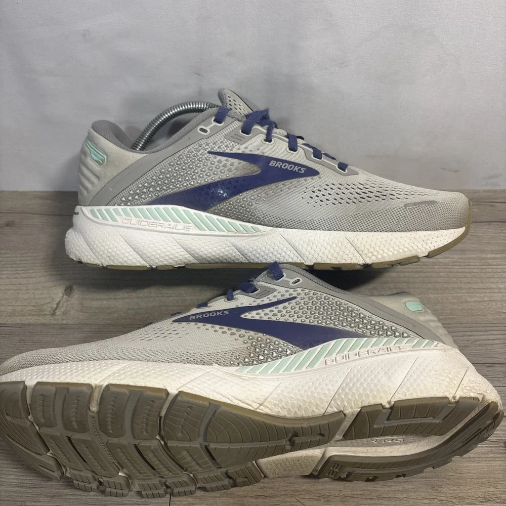 Womens 11 Brooks Adrenaline GTS 22 Running Training Sneaker Gray Blue White Shoe